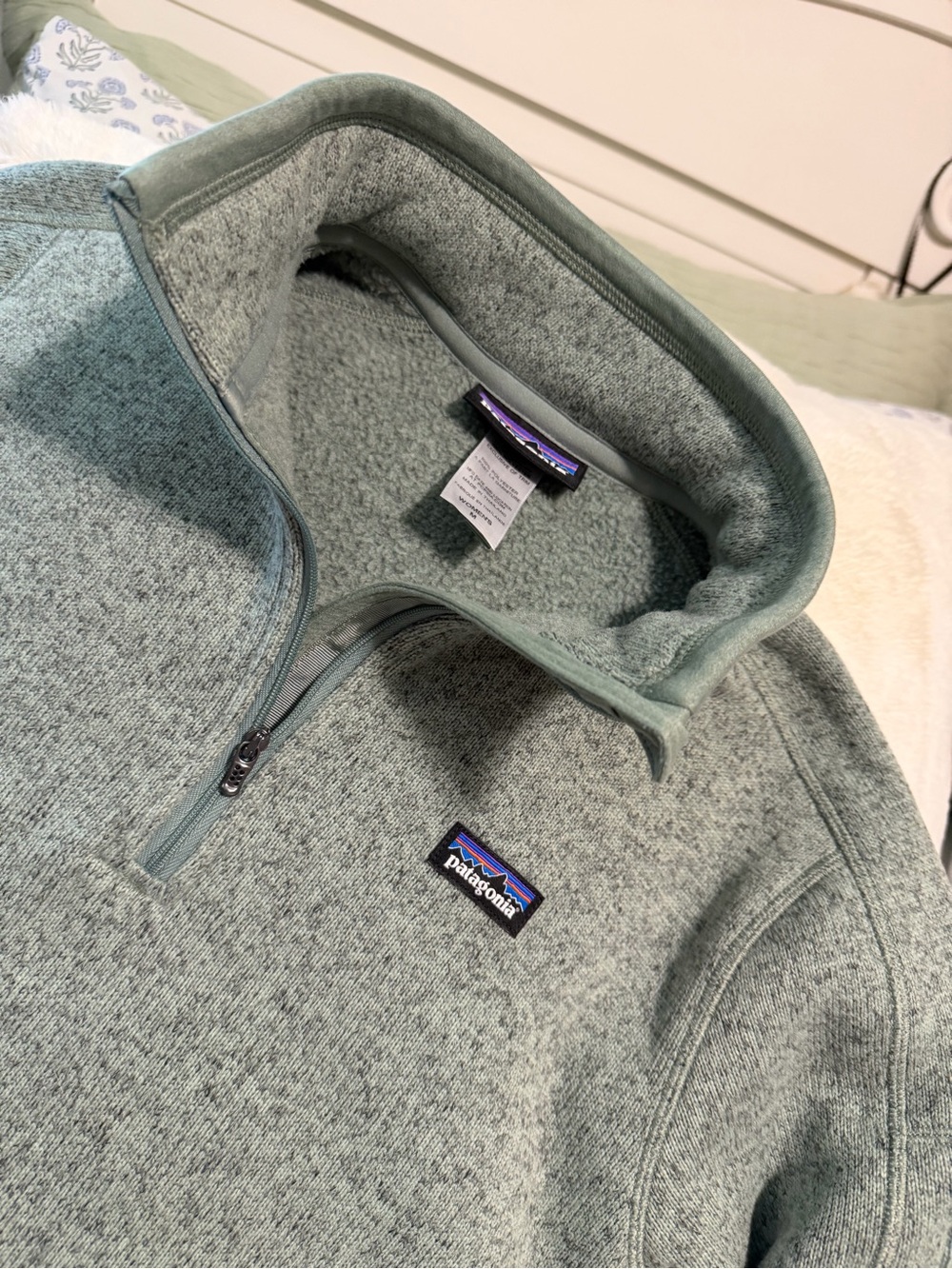 Patagonia Womans Better Sweater size medium in a Sage Green 💕